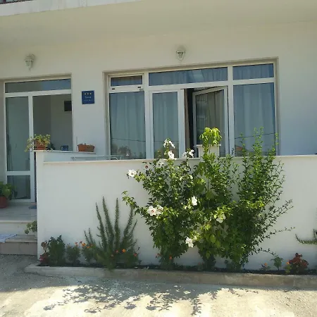 Buba Appartement Podstrana